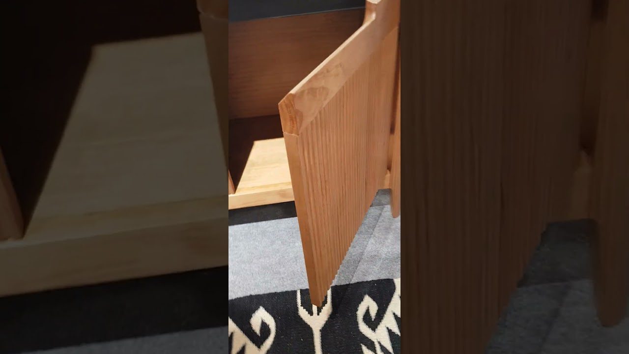 Muebles de TV con puertas de tela: originalidad y diseño