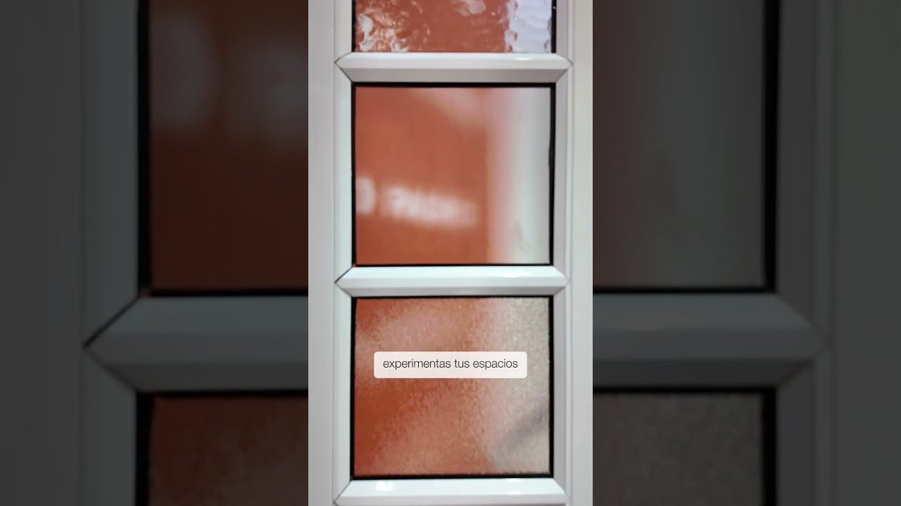 Muebles de TV con puertas de vidrio esmerilado: privacidad y elegancia
